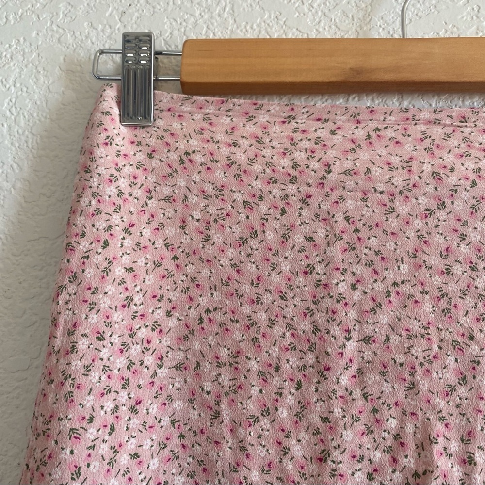 Brandy Melville cara ruffle skirt- pink floral Size 3 - Picture 3 of 8
